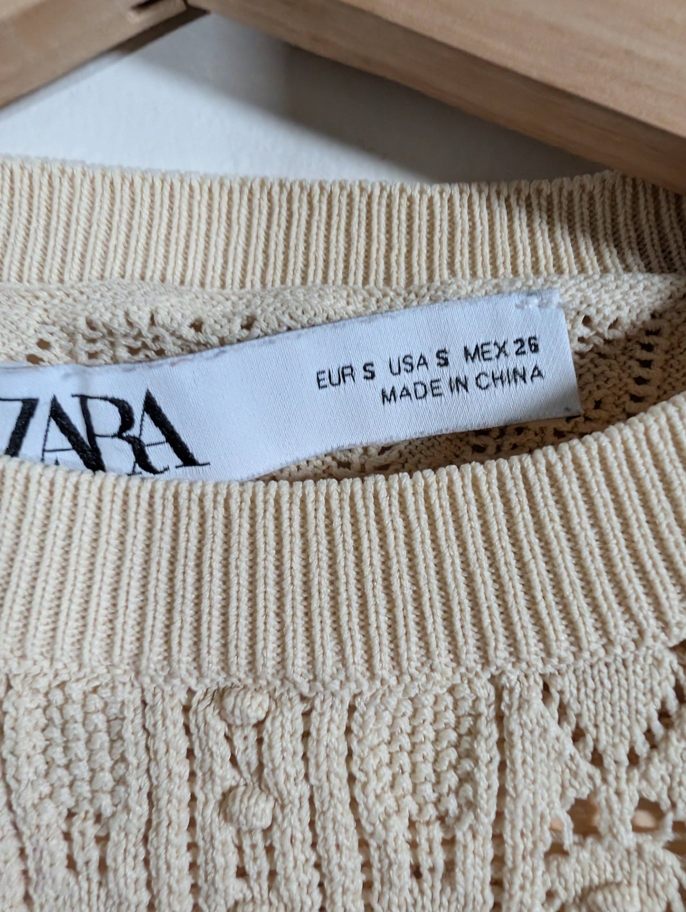 ZARA crochet-style sweater - Small