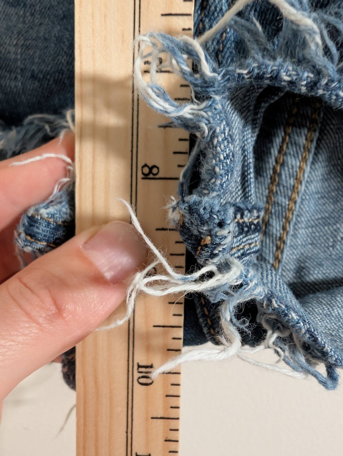 H&M distressed denim shorts - SZ 2