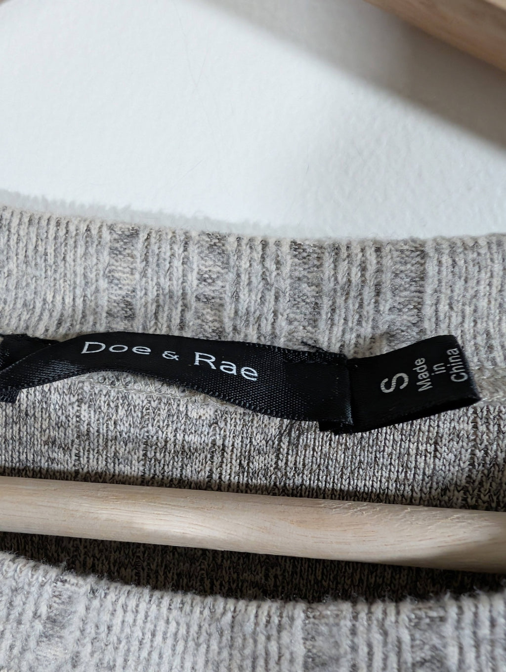 Doe & Rae sweater - Small