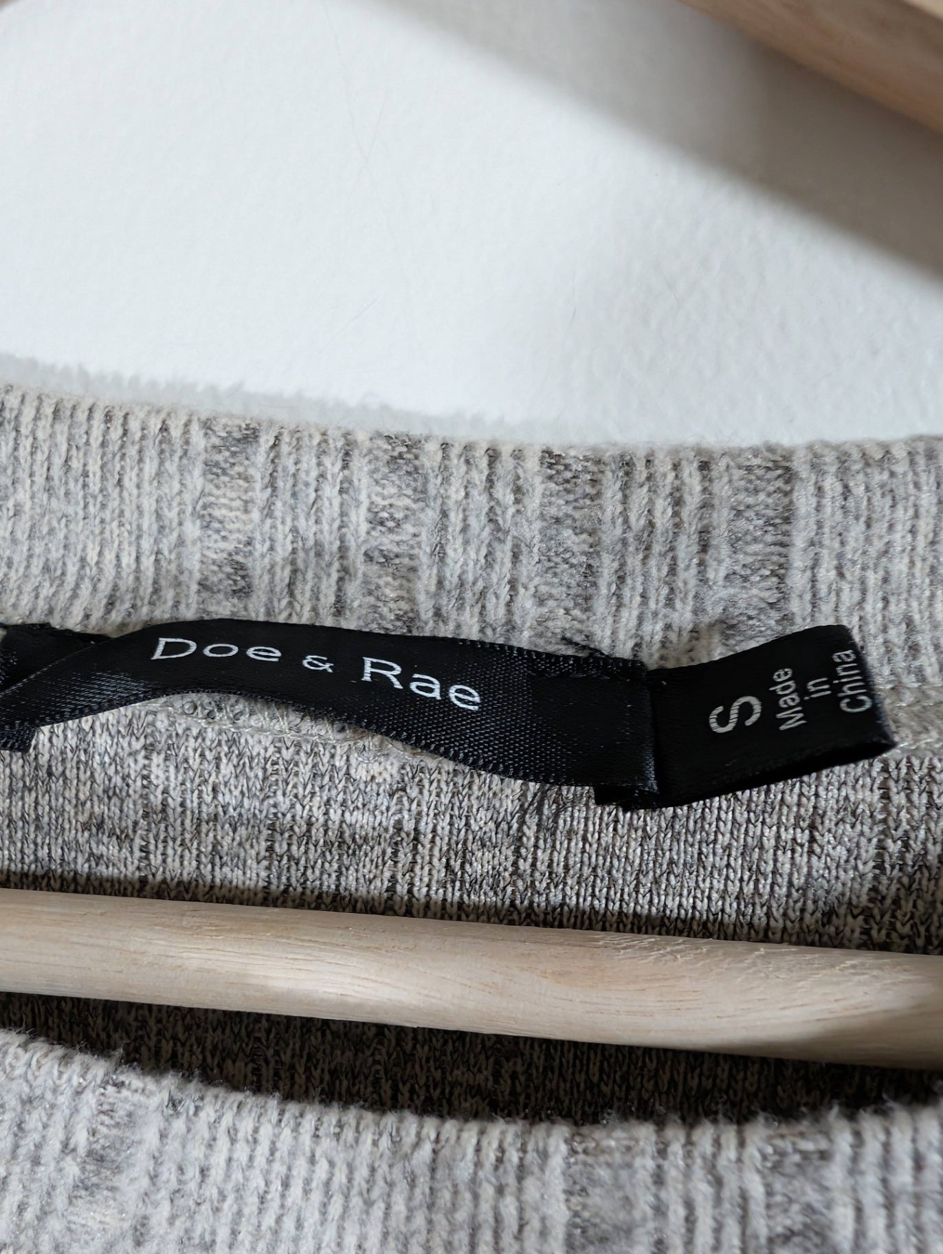 Doe & Rae sweater - Small