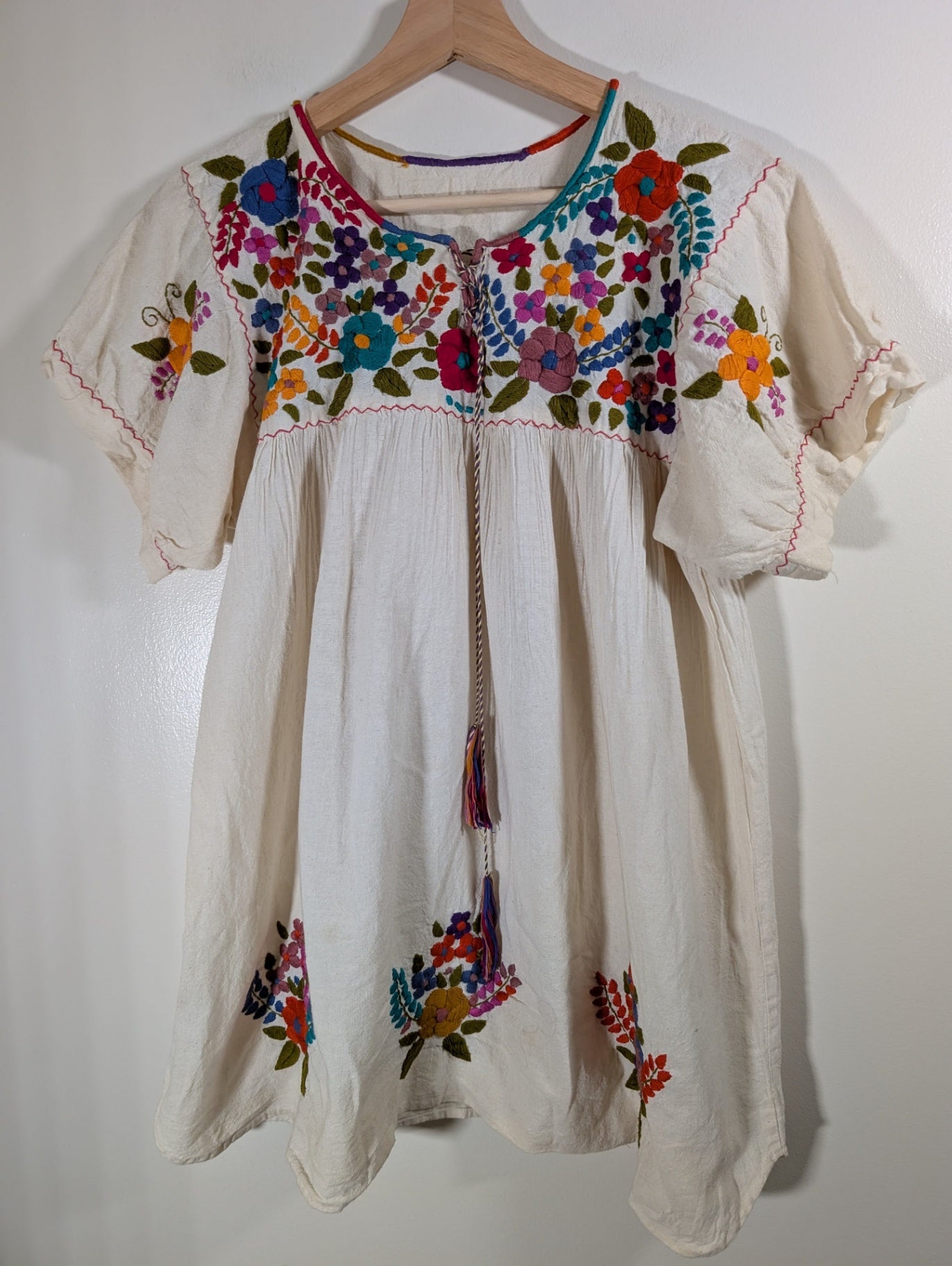 No label floral blouse  - appears medium