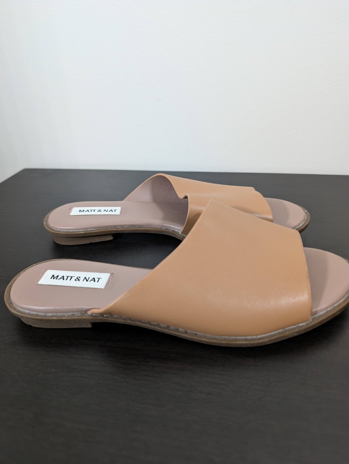 Mat&Nat beige slides - SZ 5