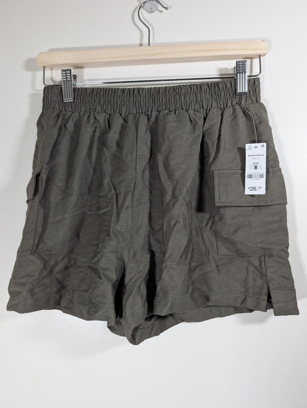 Ardene green cargo shorts  - Medium