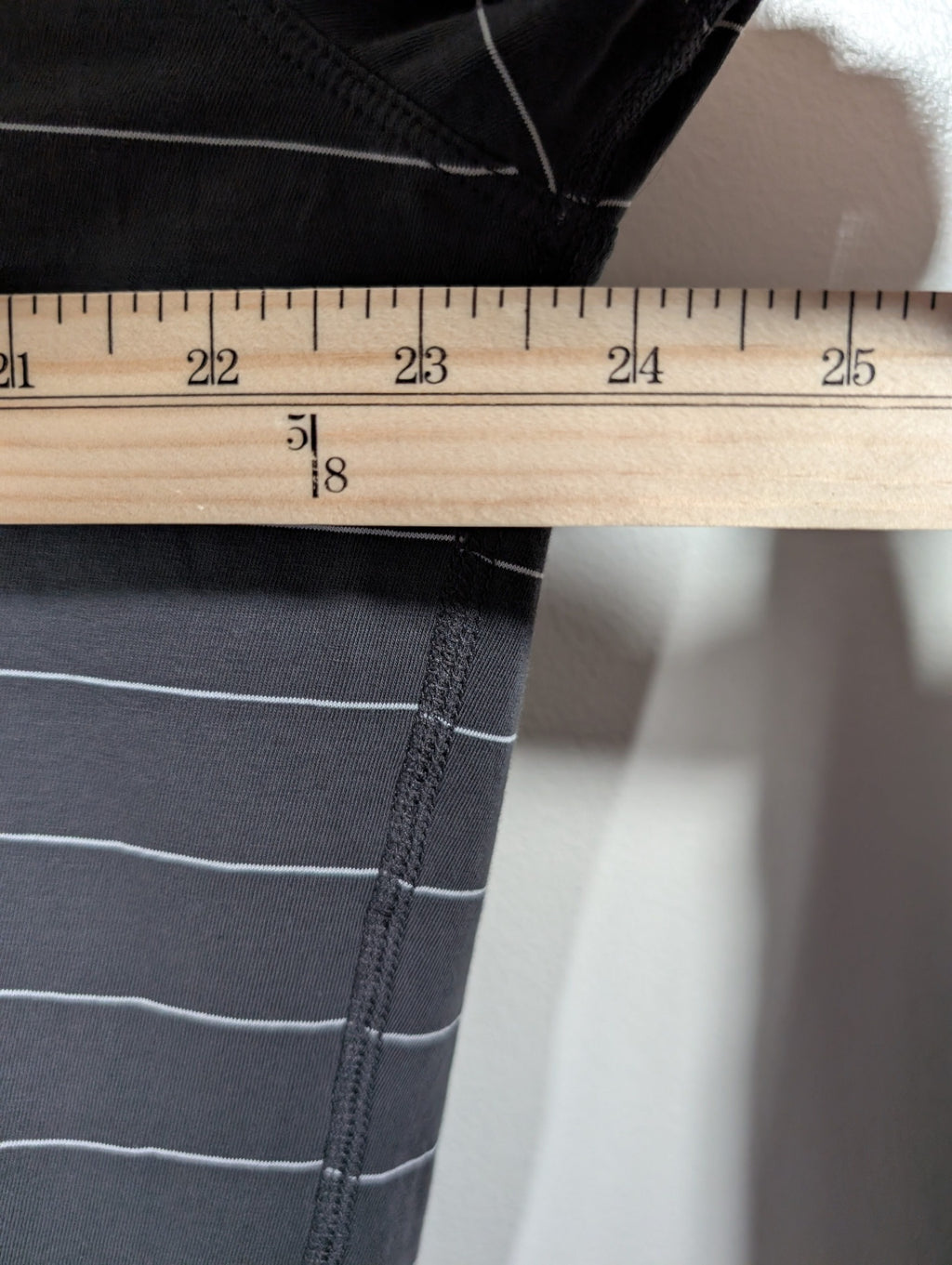 Lululemon back in action long-sleeve - appears medium