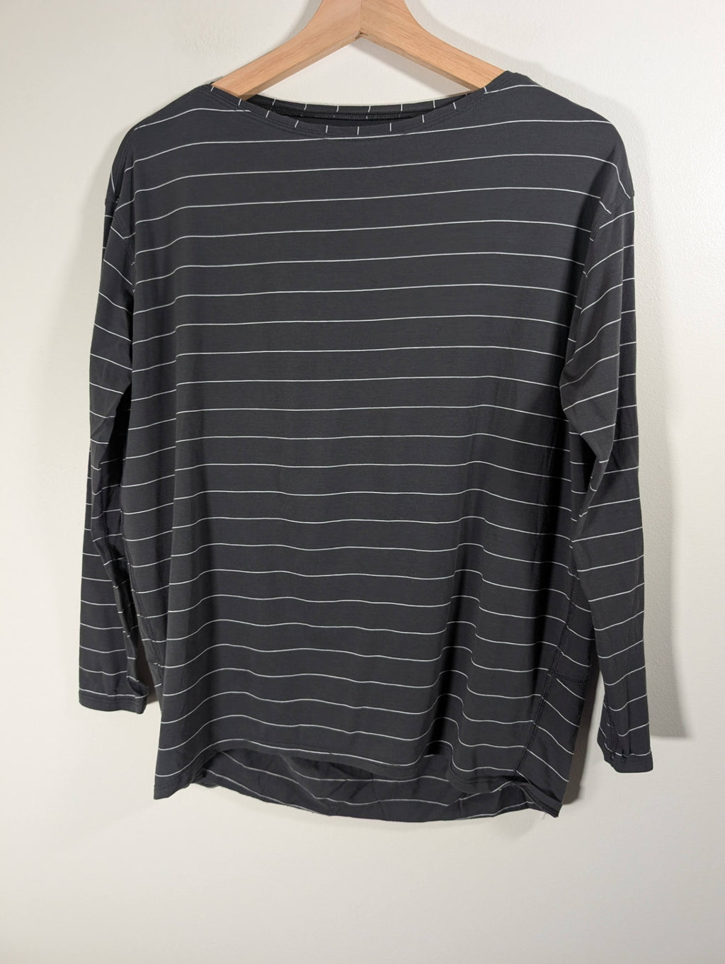 Lululemon back in action long-sleeve - appears medium