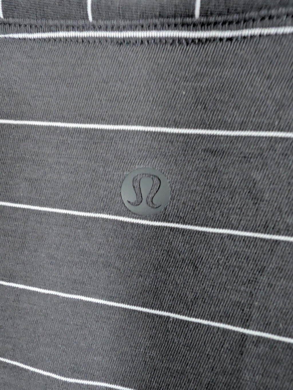 Lululemon back in action long-sleeve - appears medium