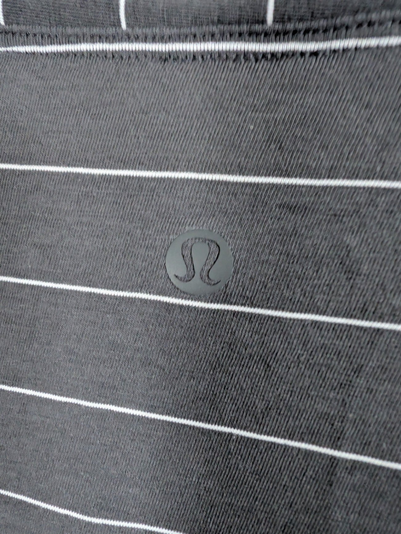 Lululemon back in action long-sleeve - appears medium