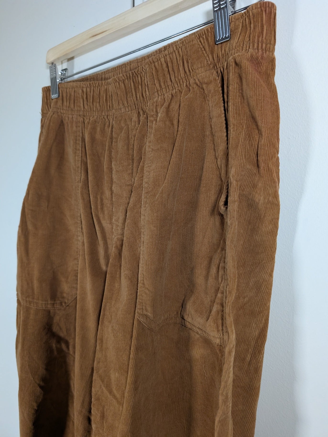 Old Navy corduroy joggers - Medium