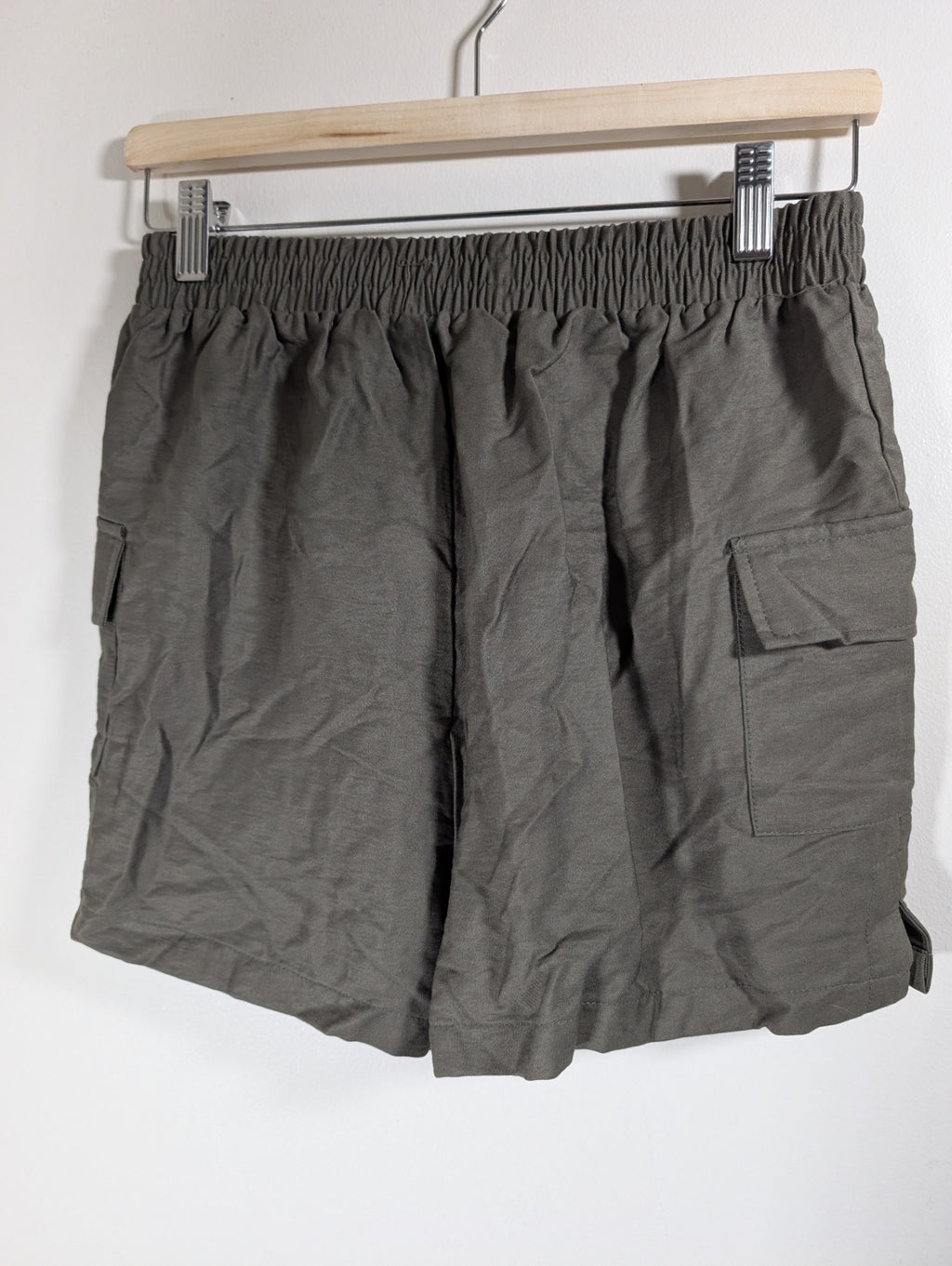 Ardene green cargo shorts  - Medium