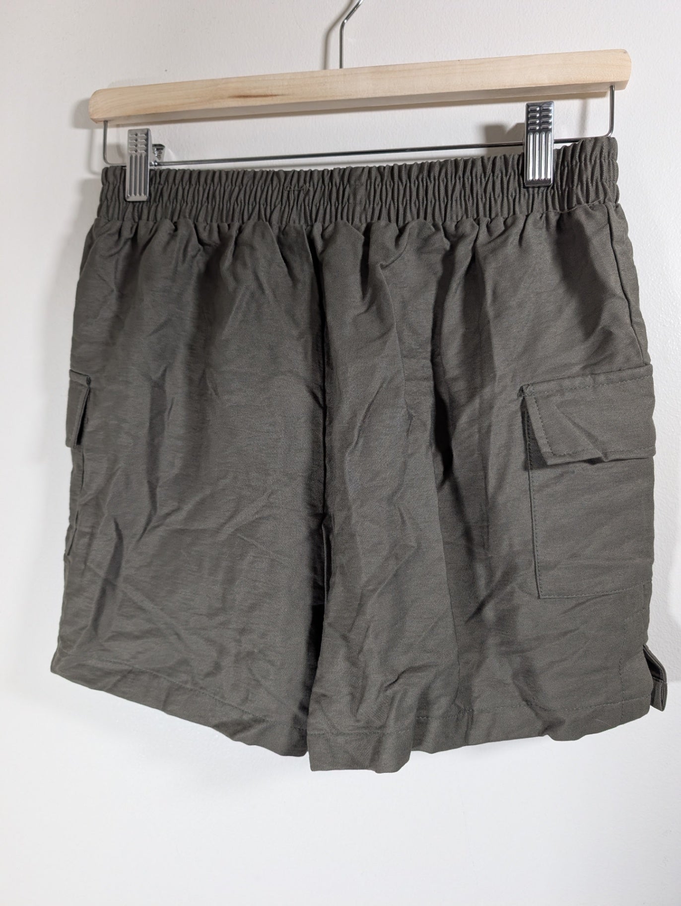 Ardene green cargo shorts  - Medium