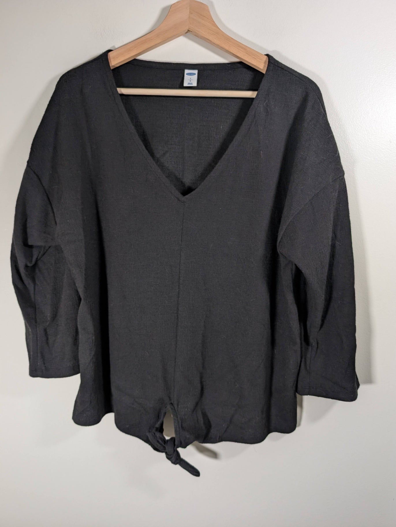 Old Navy black tie front blouse - Large