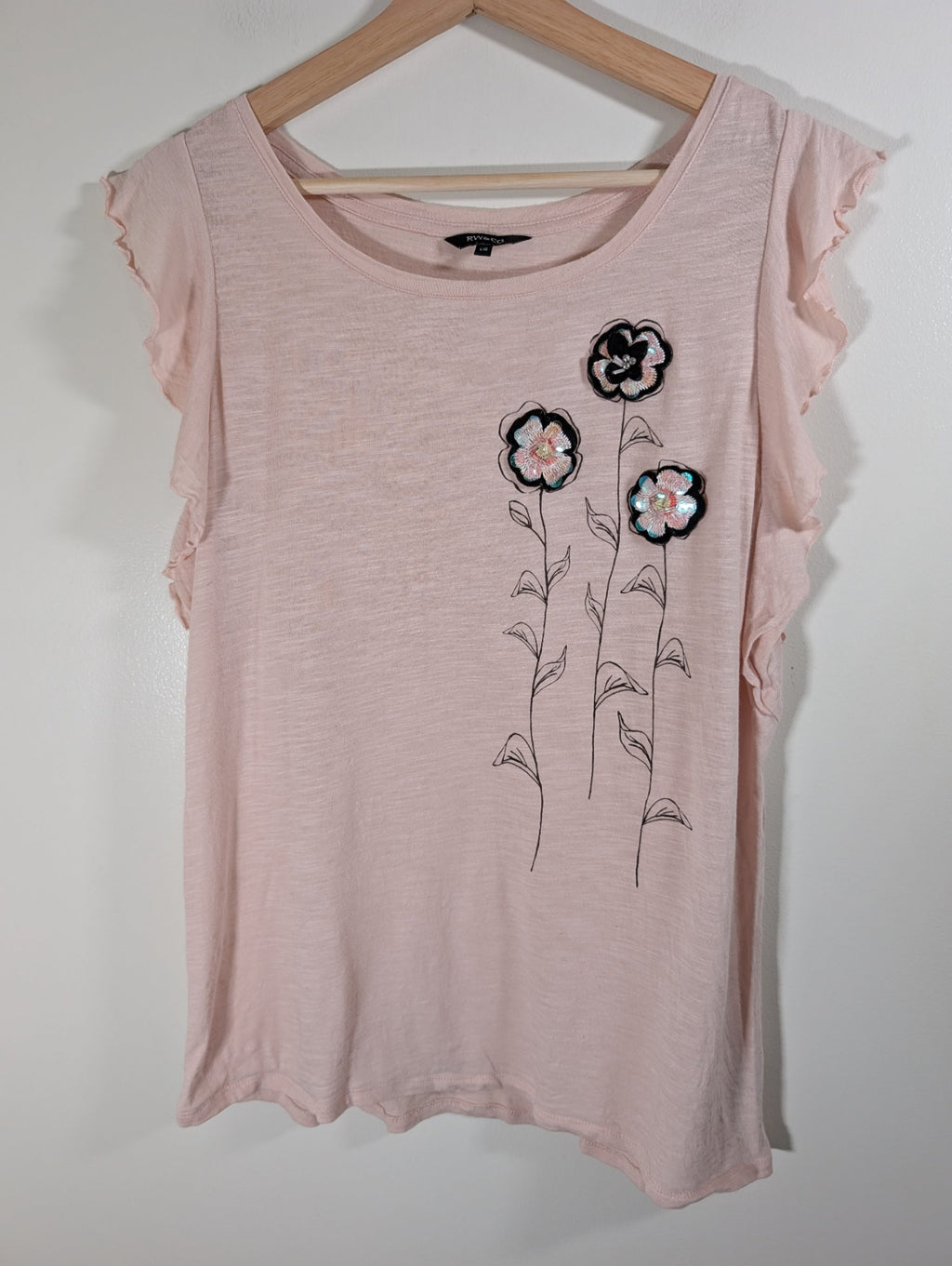 RW&Co. pink floral t-shirt - Large