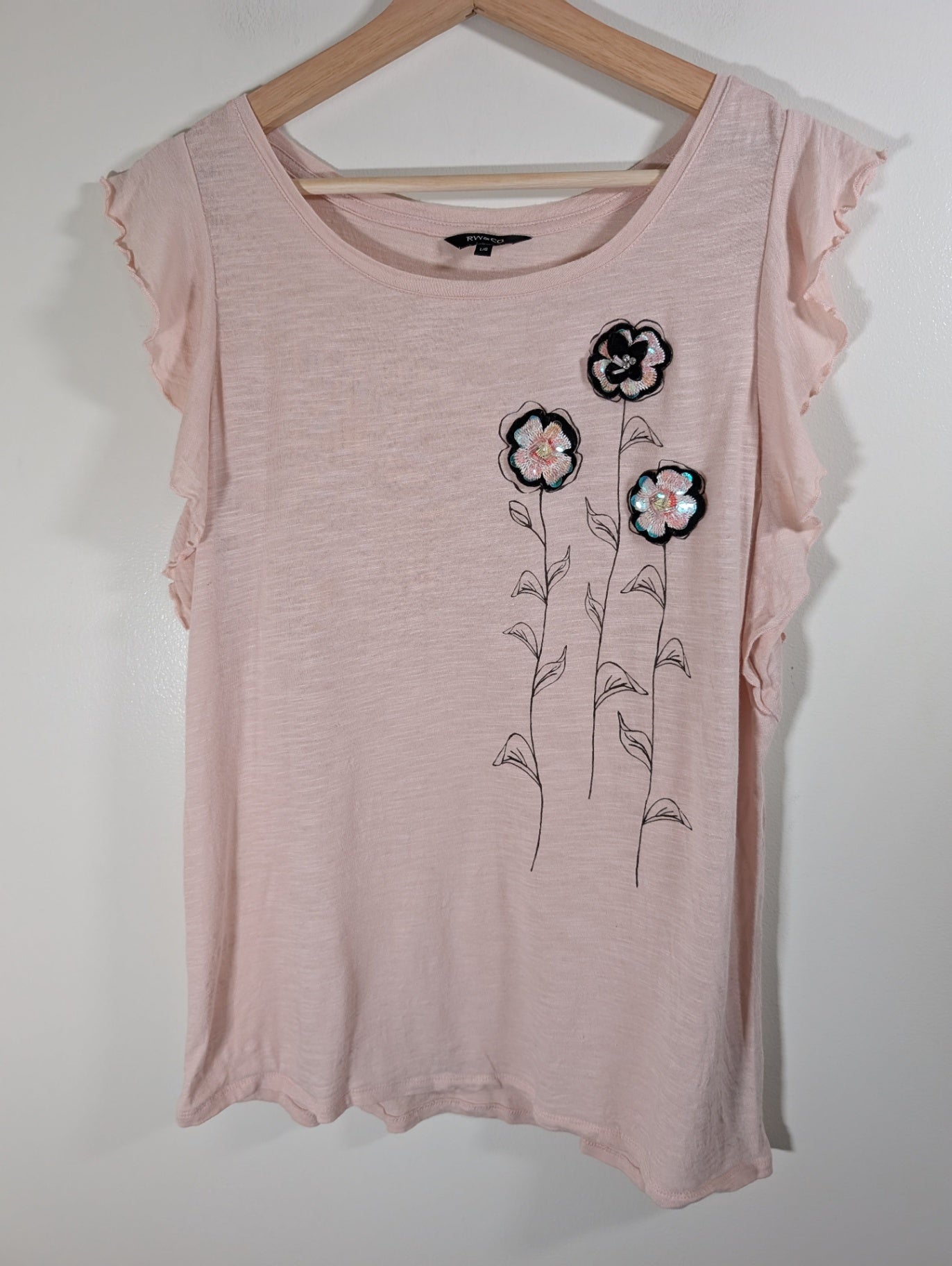RW&Co. pink floral t-shirt - Large