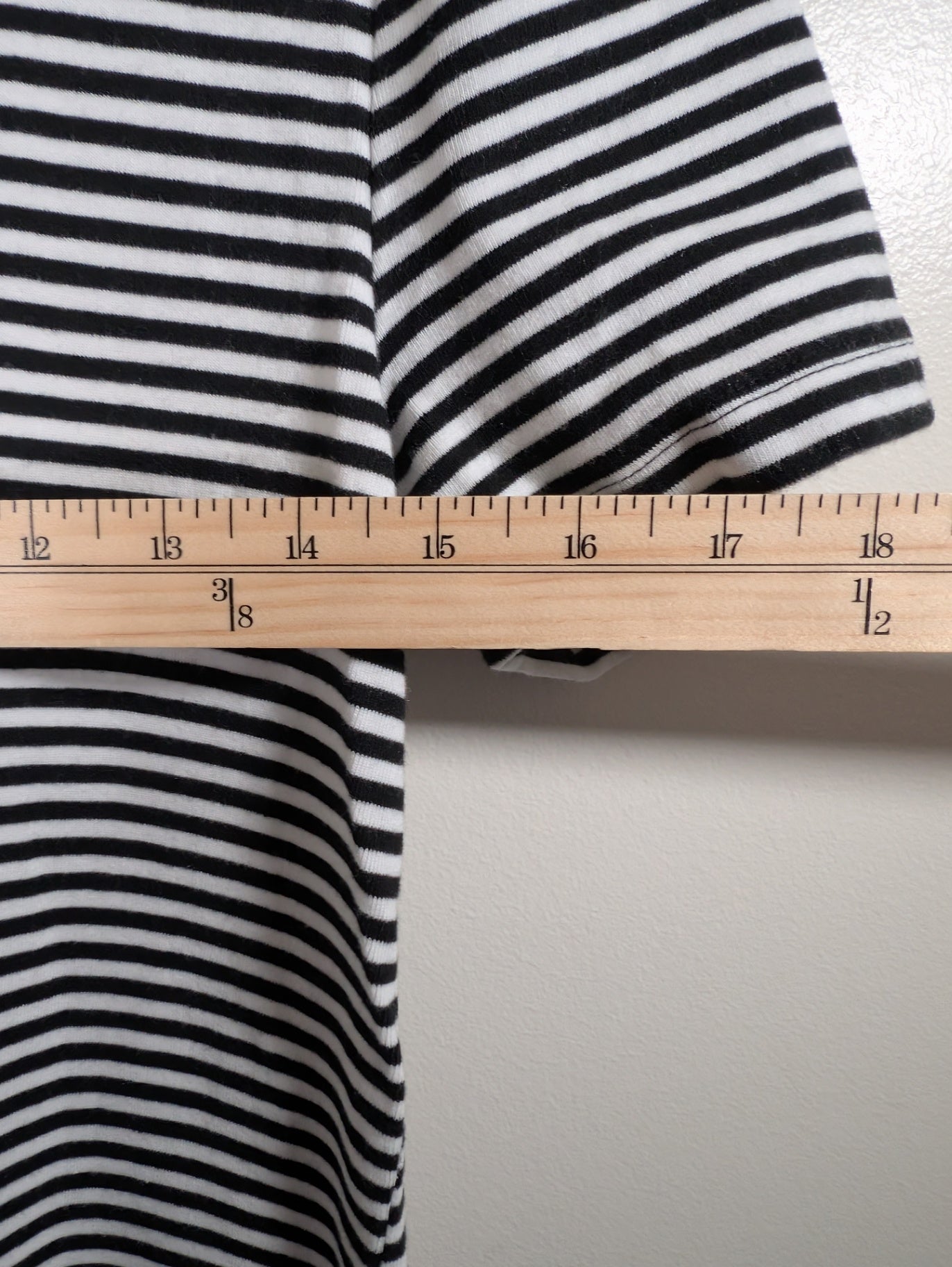 Gap striped tee - Large