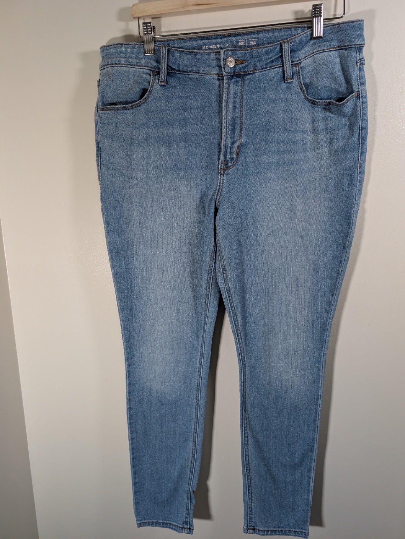 Old Navy light wash super skinny - SZ 14