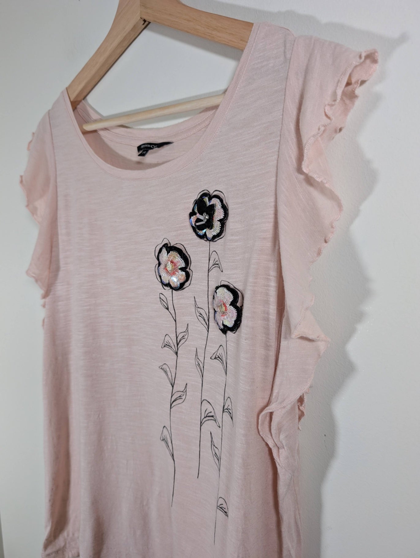 RW&Co. pink floral t-shirt - Large