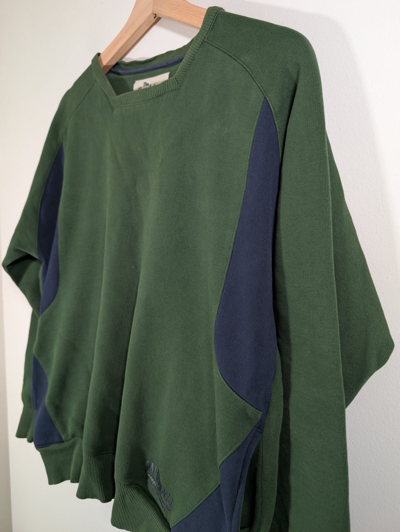 The Roadster Life Co. green sweater - Medium