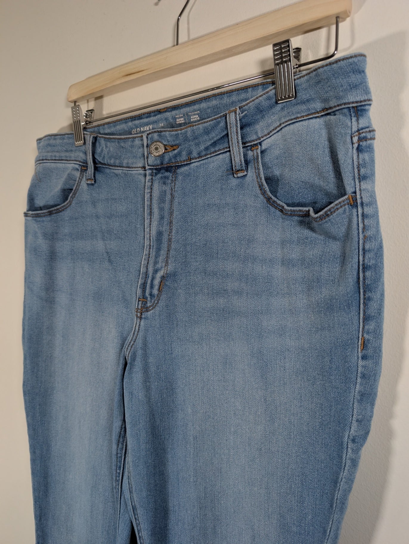 Old Navy light wash super skinny - SZ 14