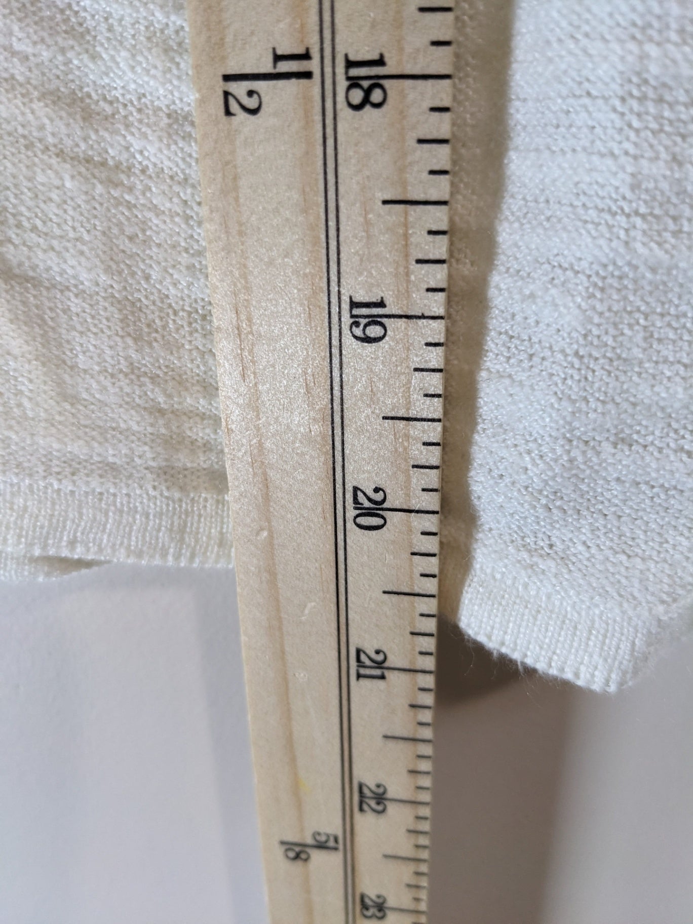 Adventures des toiles cream sweater- Small 34