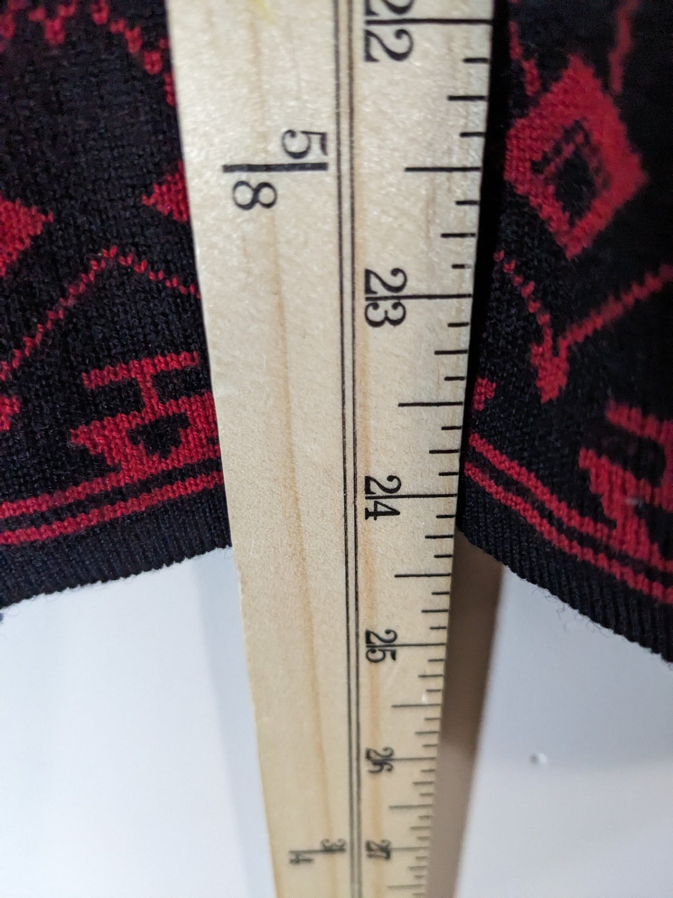 Icelandic wool red patterned zip up- S