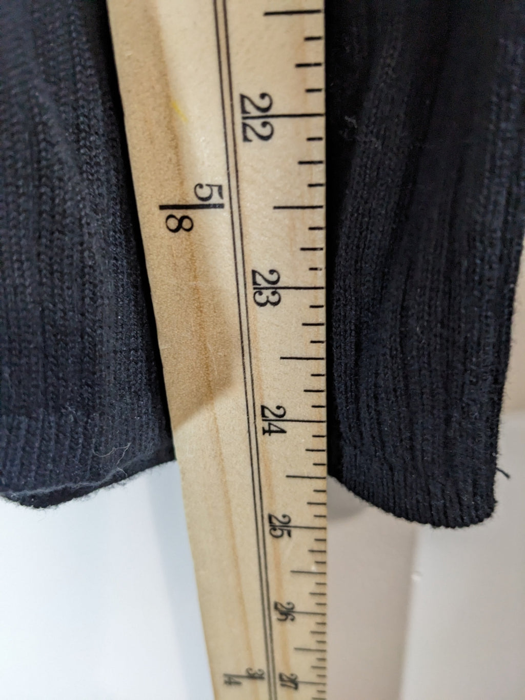 NORTHERN REFLECTIONS  black turtleneck- S