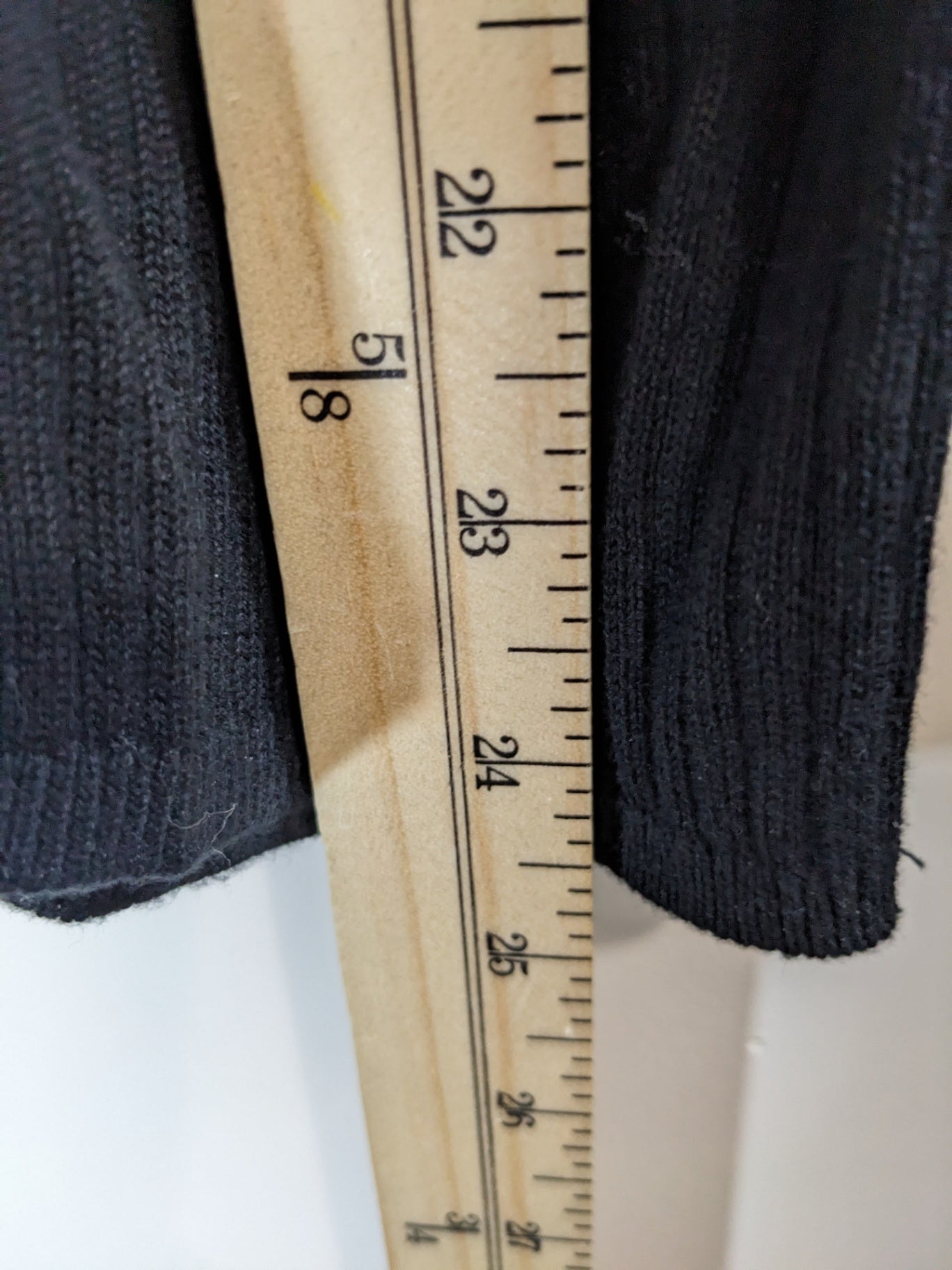 NORTHERN REFLECTIONS  black turtleneck- S