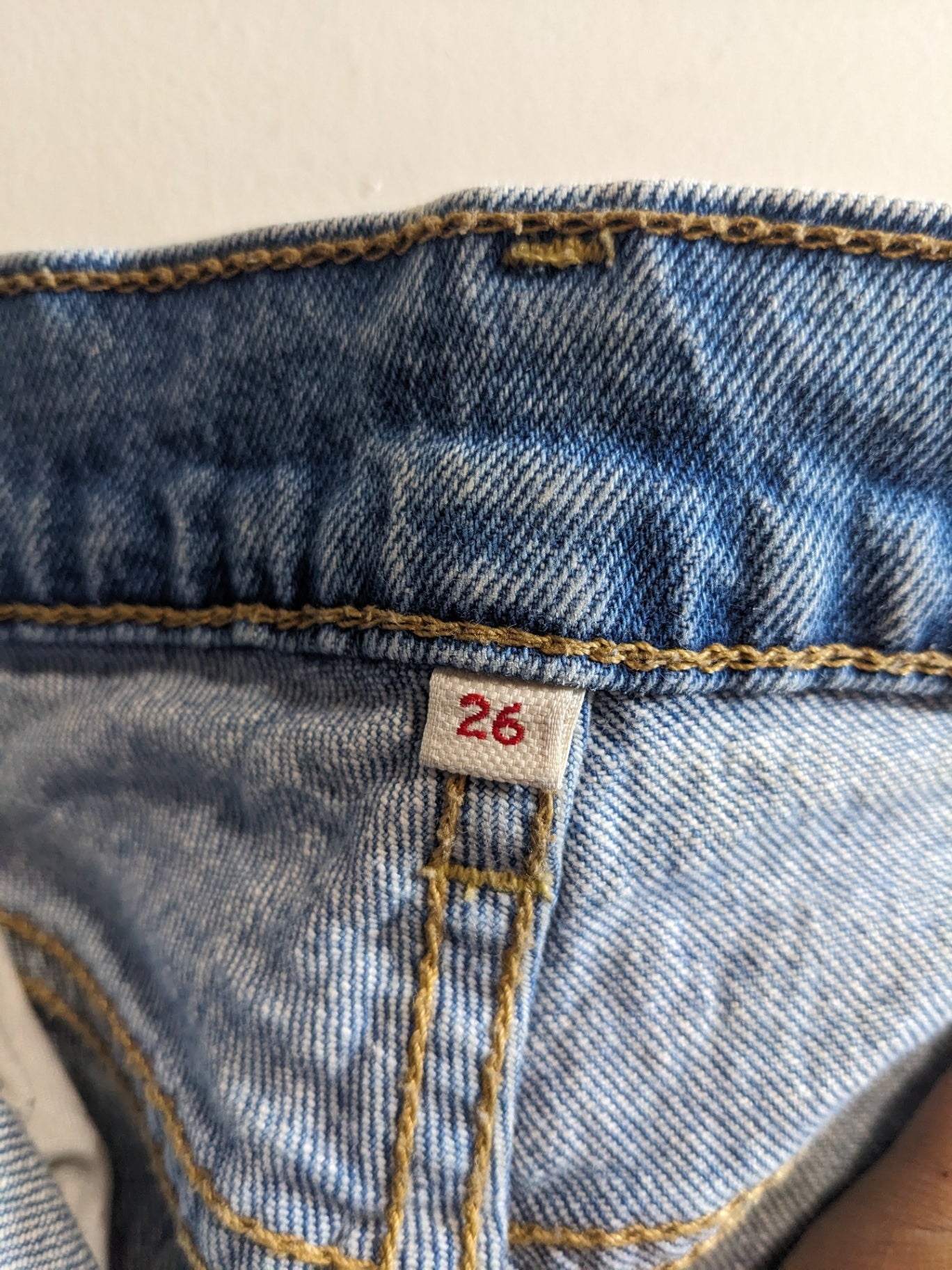 Levi's Denim Jeans - SZ 26 (Minor Flaw)