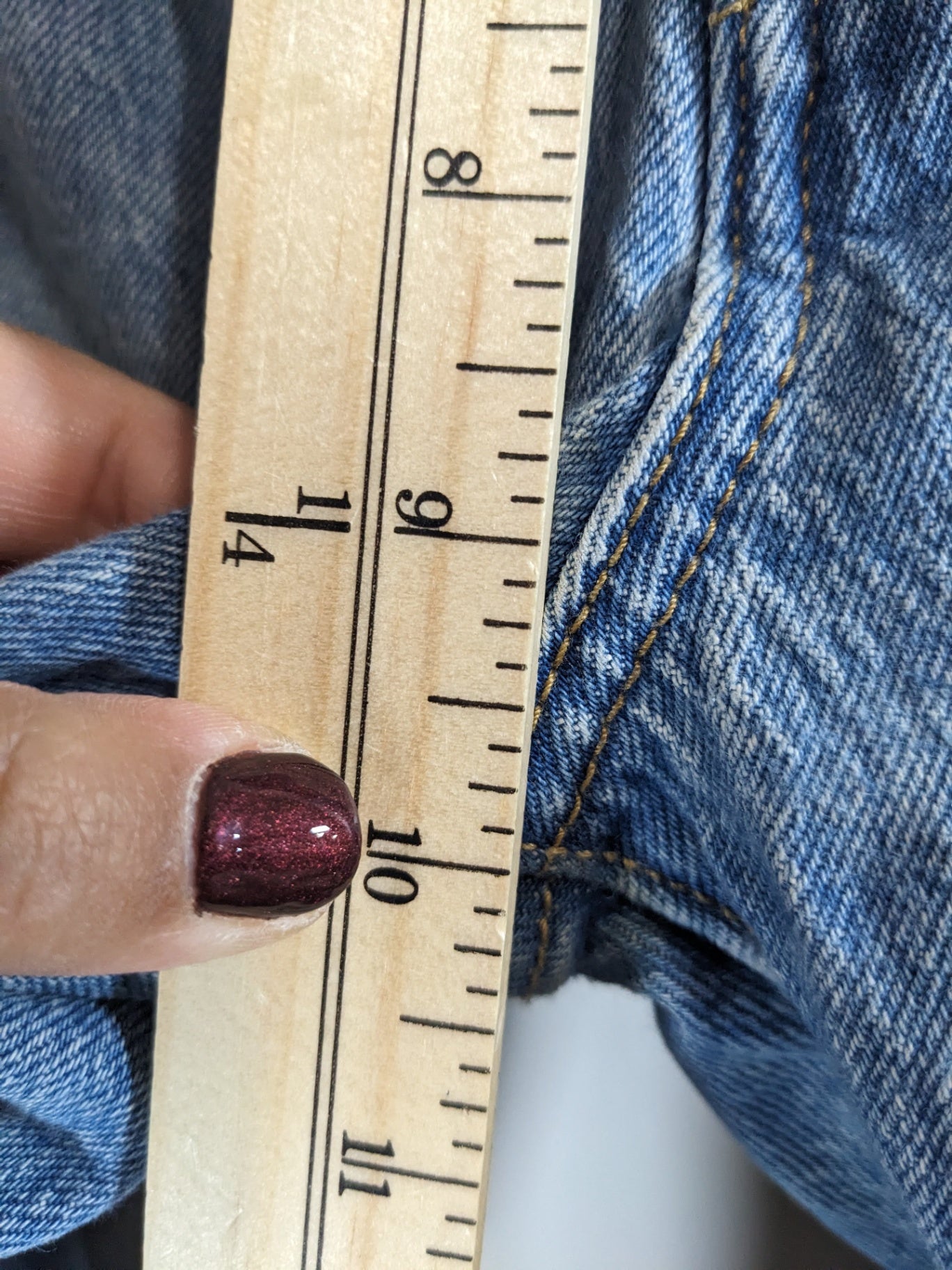 Levi's Denim Jeans - SZ 26 (Minor Flaw)