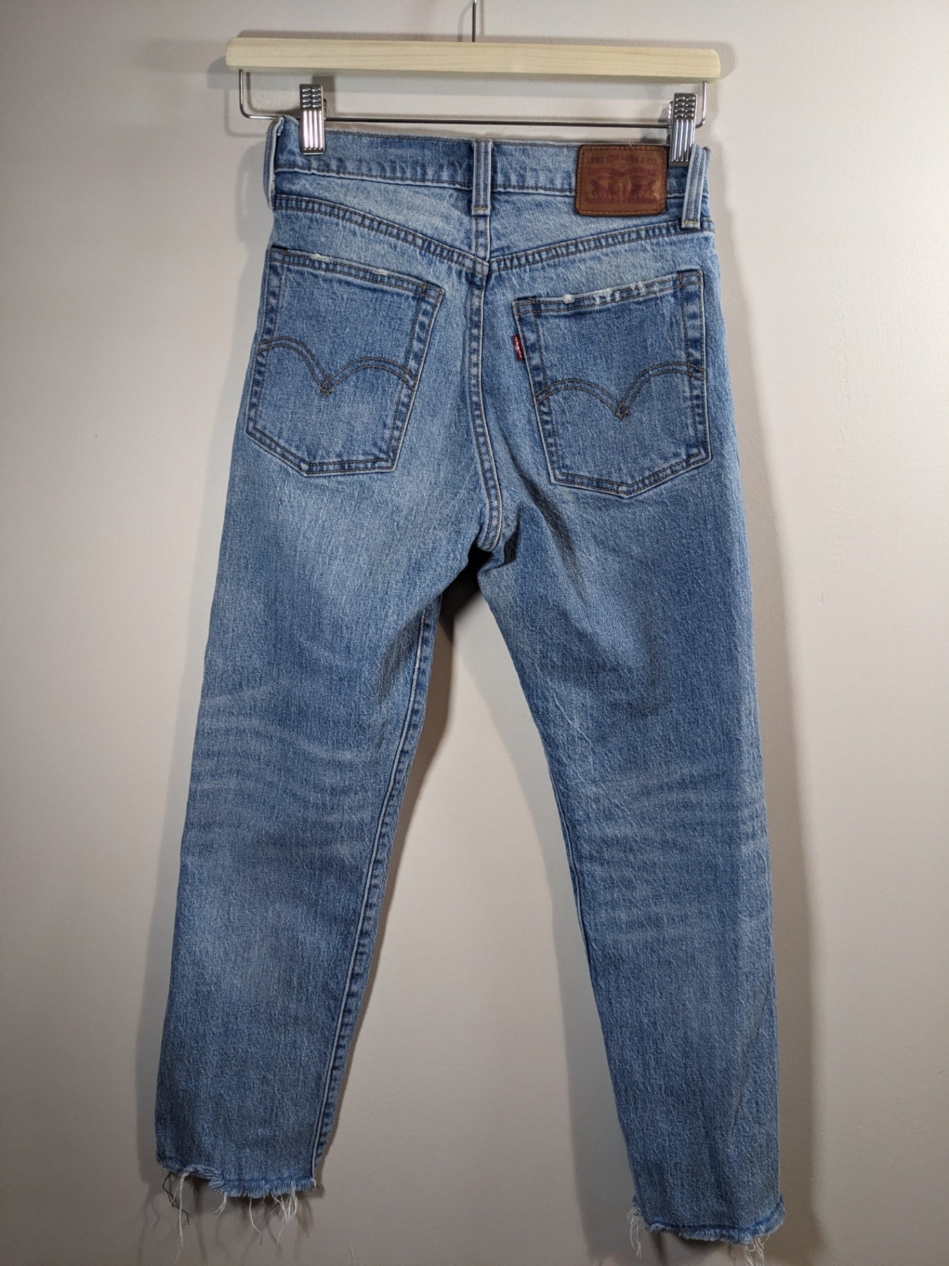 Levi's Denim Jeans - SZ 26 (Minor Flaw)