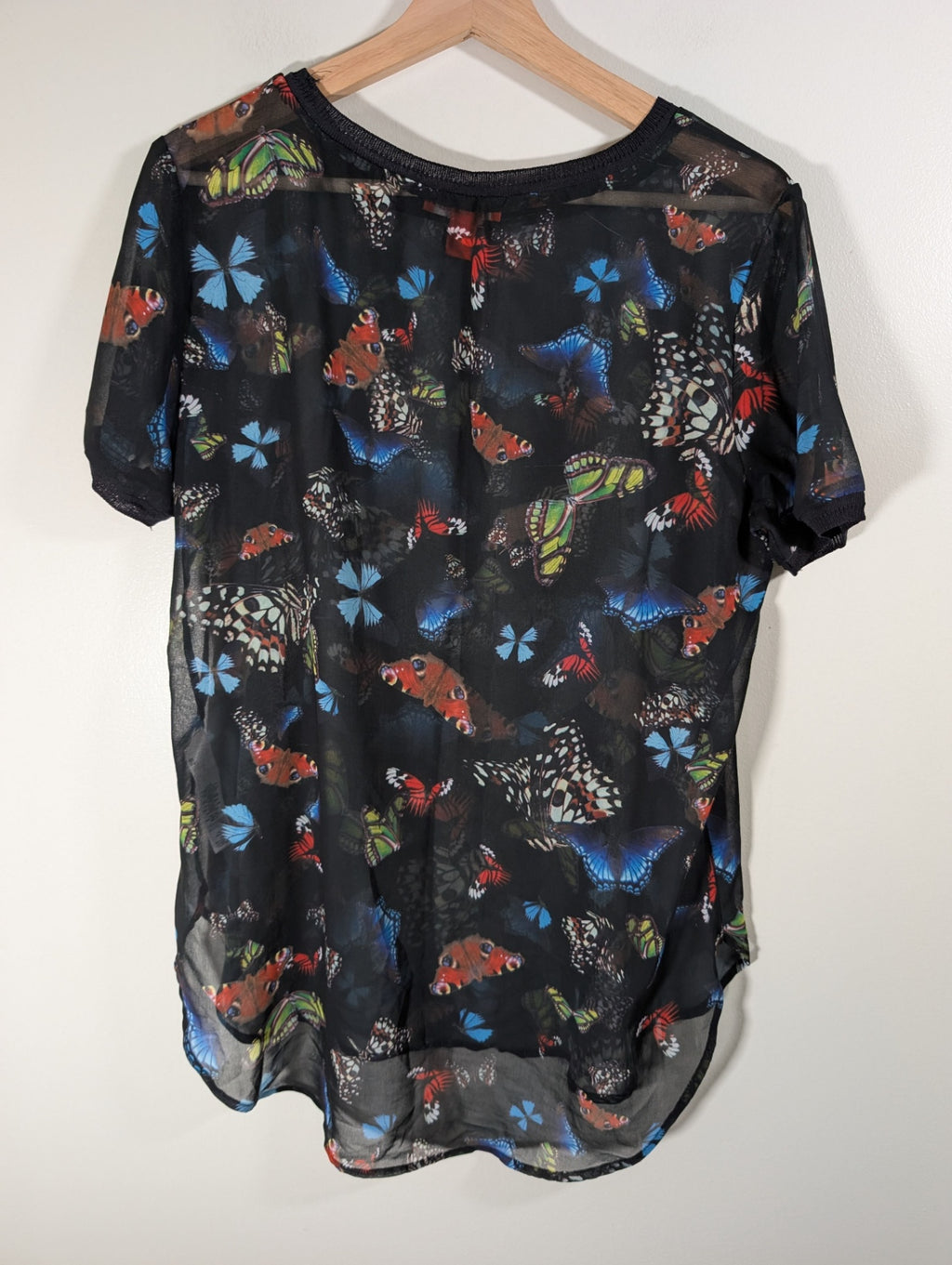 Joe Fresh sheer butterfly blosue - Medium