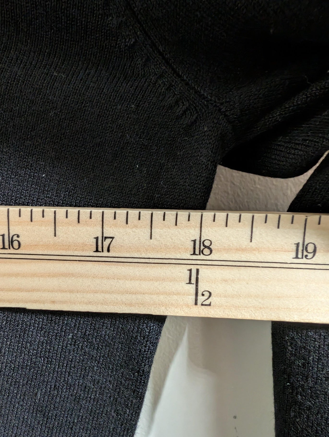 No label black flower neckline sweater - Medium