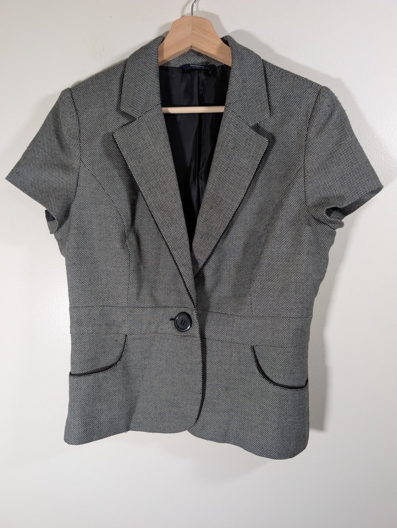 Reitmans short-sleeve blazer - SZ 8