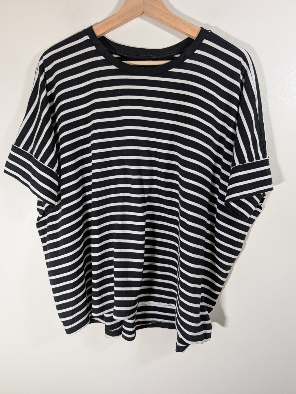 UNIQLO oversize striped tee - Medium
