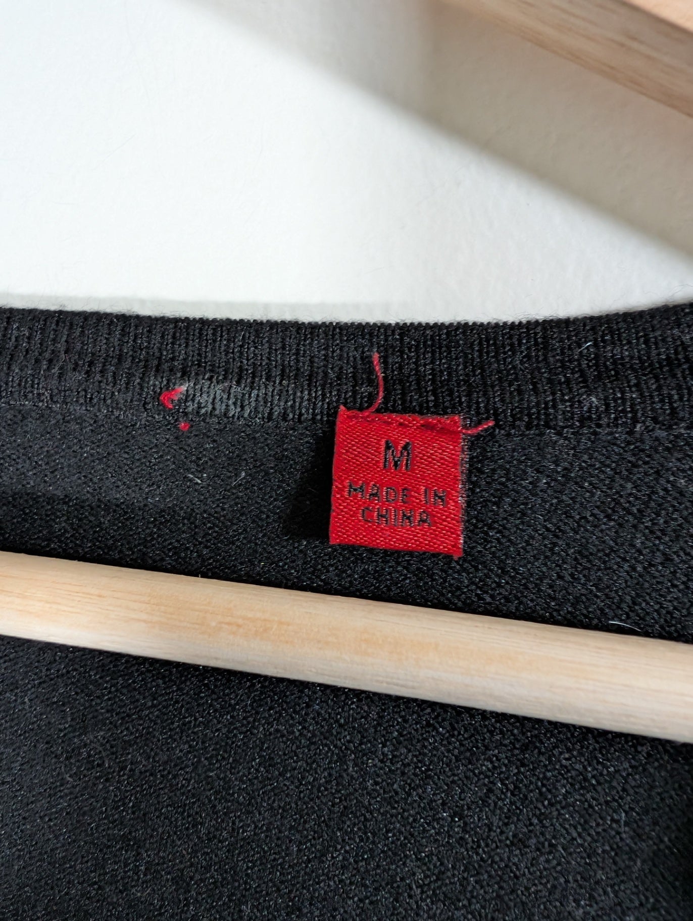 No label black flower neckline sweater - Medium