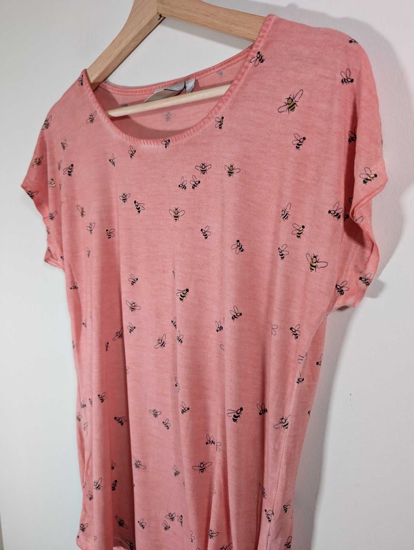 Dantelle pink bumblebee tee - Medium