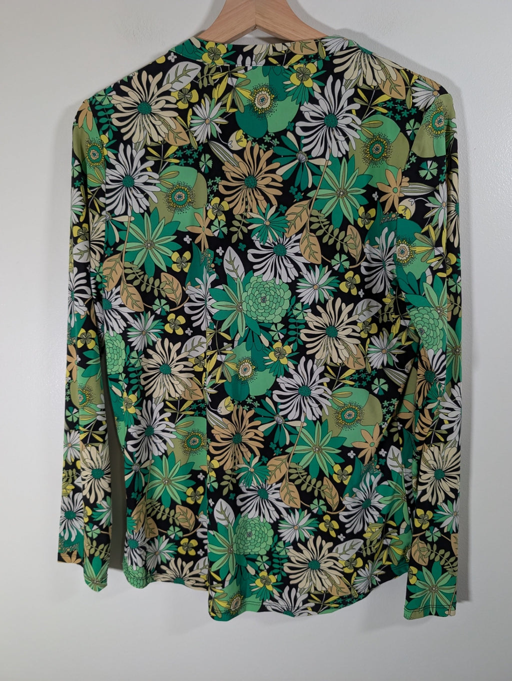 International Concepts green floral long-sleeve - Medium