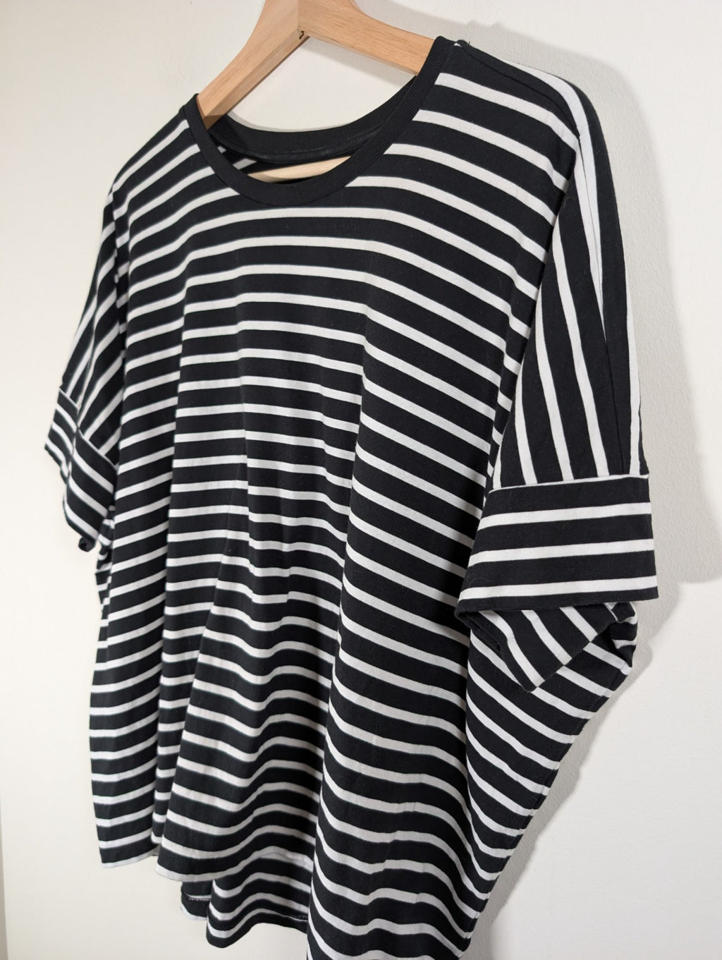 UNIQLO oversize striped tee - Medium