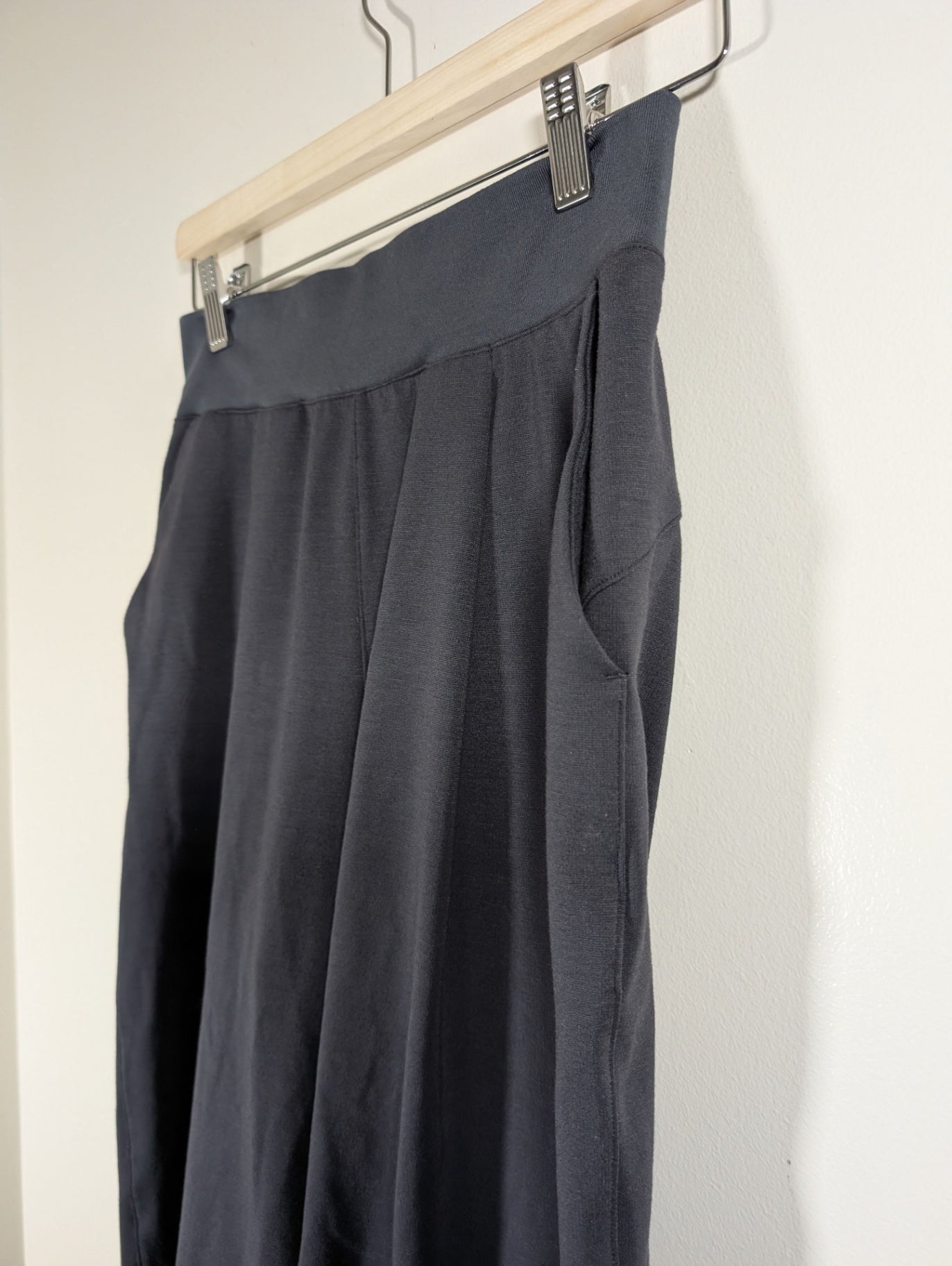 Lululemon wide leg pants - SZ 6