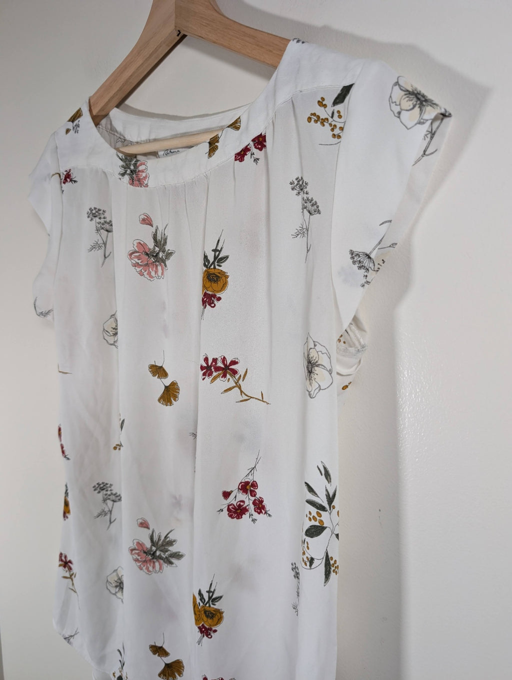 Reitmans floral white blouse - Small
