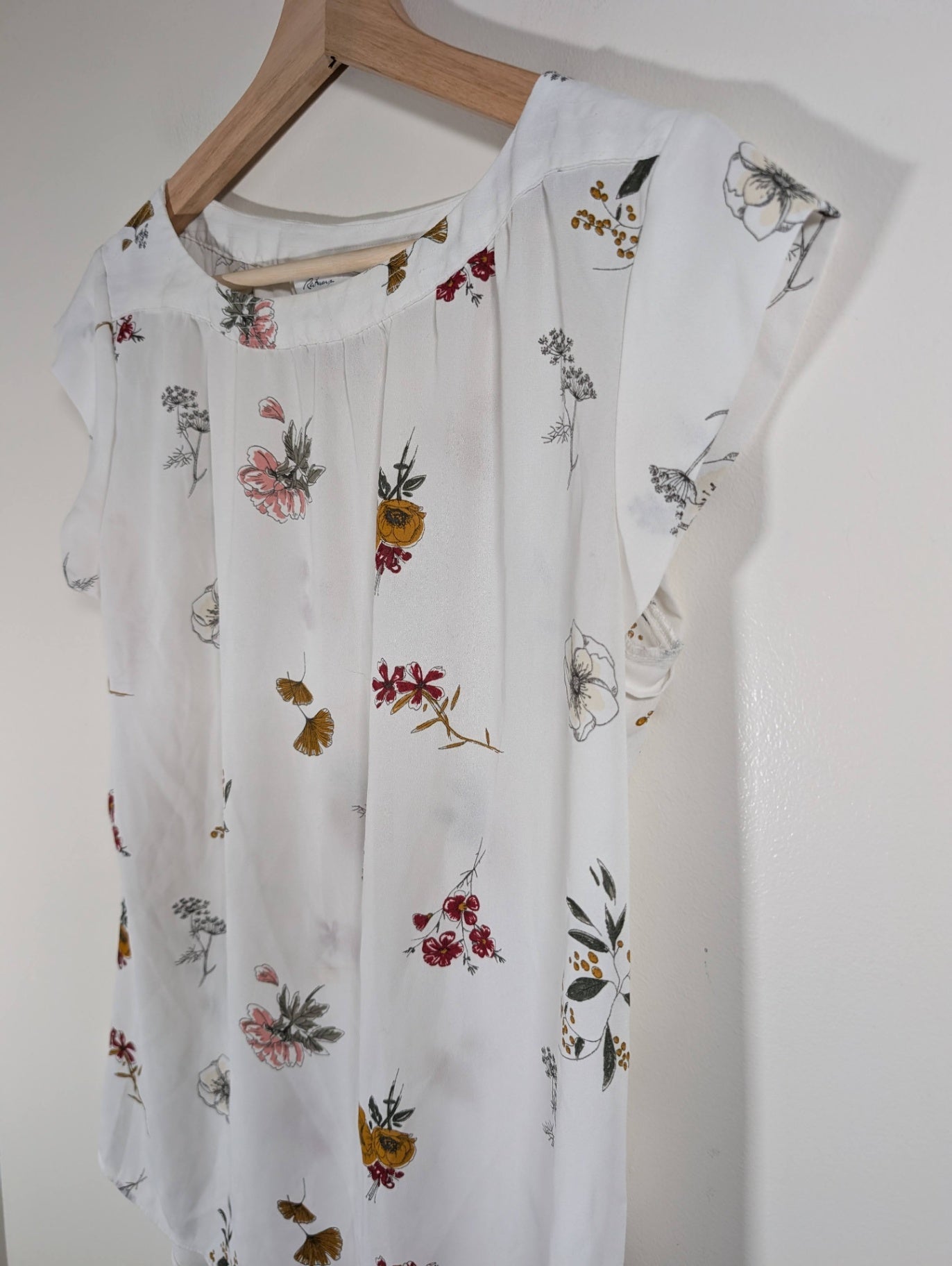 Reitmans floral white blouse - Small