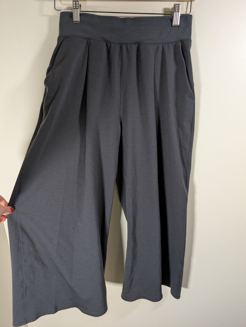 Lululemon wide leg pants - SZ 6