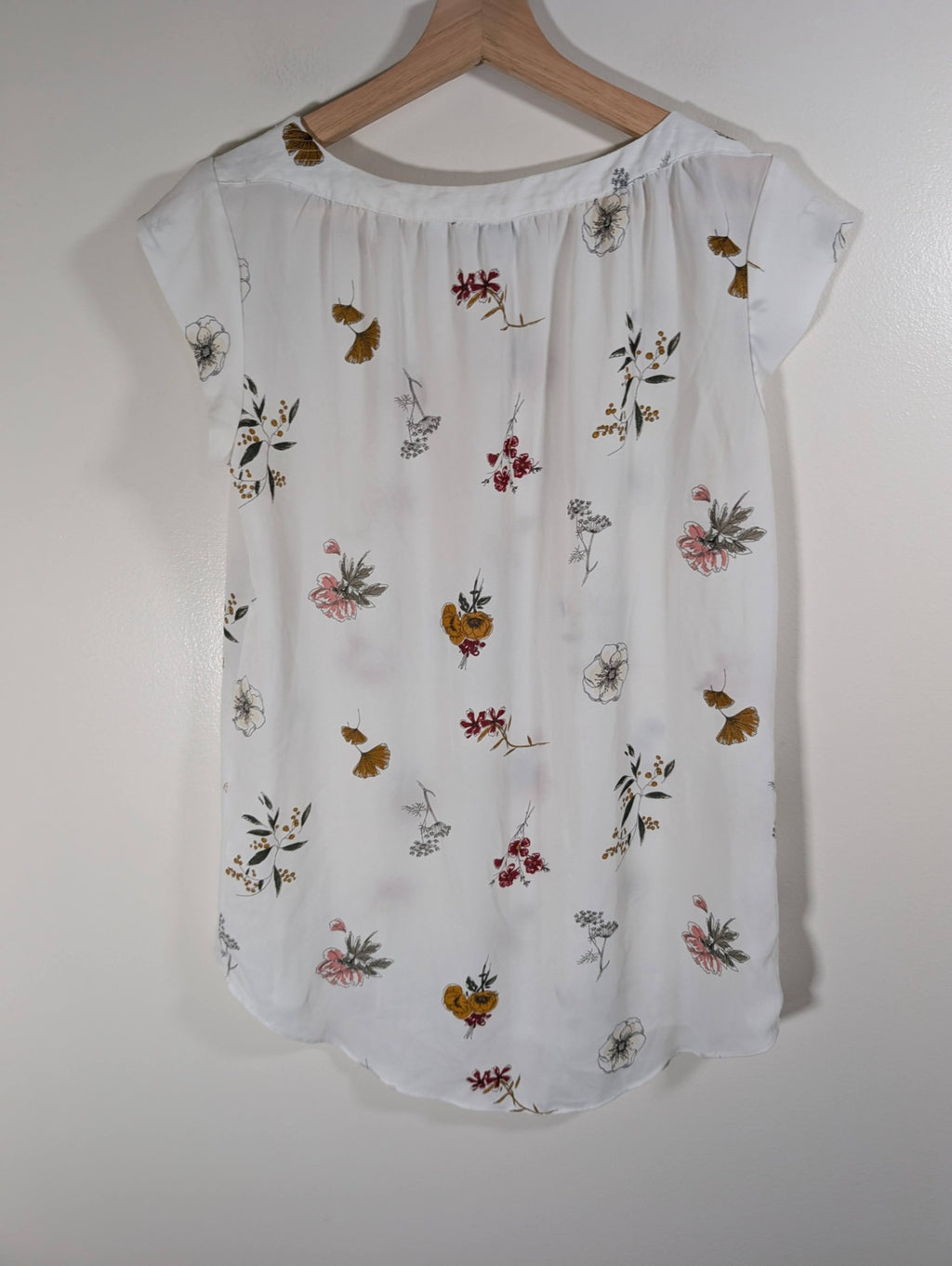 Reitmans floral white blouse - Small