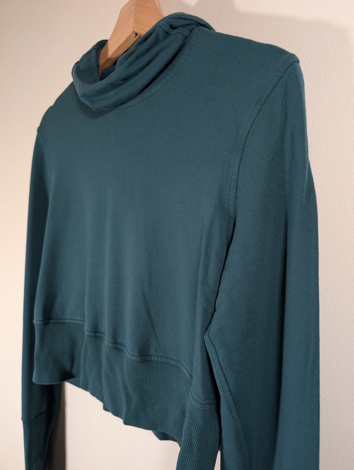 Lululemon hoodie - appears SZ 8/10