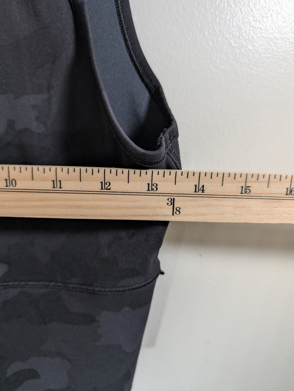 Lululemon camo crop top - appears SZ 10/12