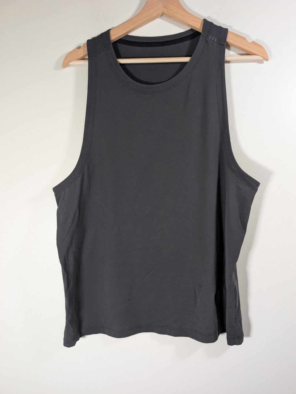 Lululemon black align tank - appears 8/10