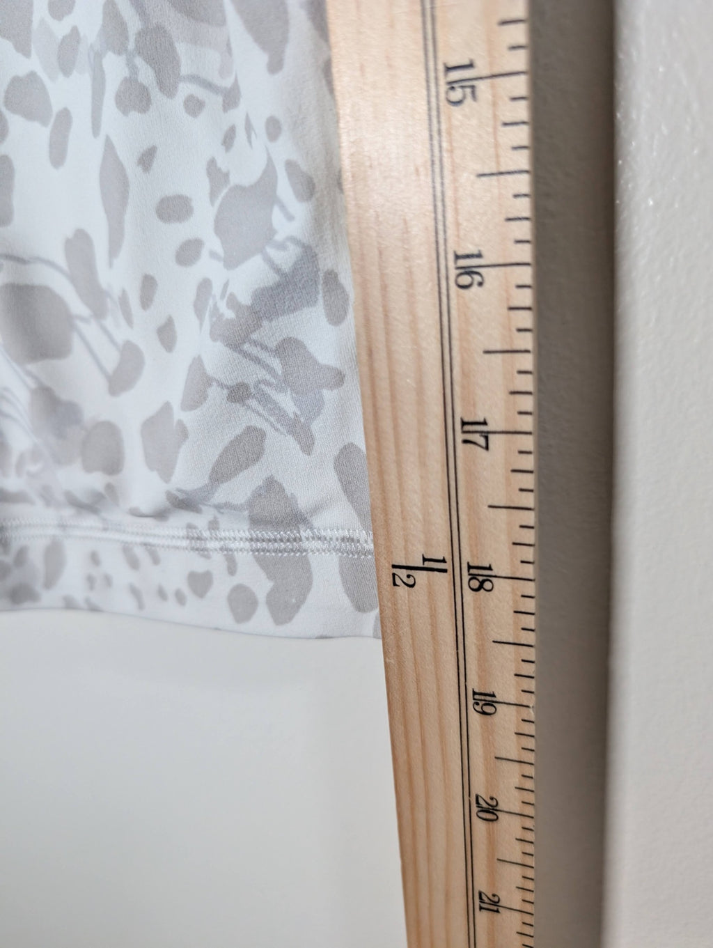 Lululemon align high rise crop - SZ 10