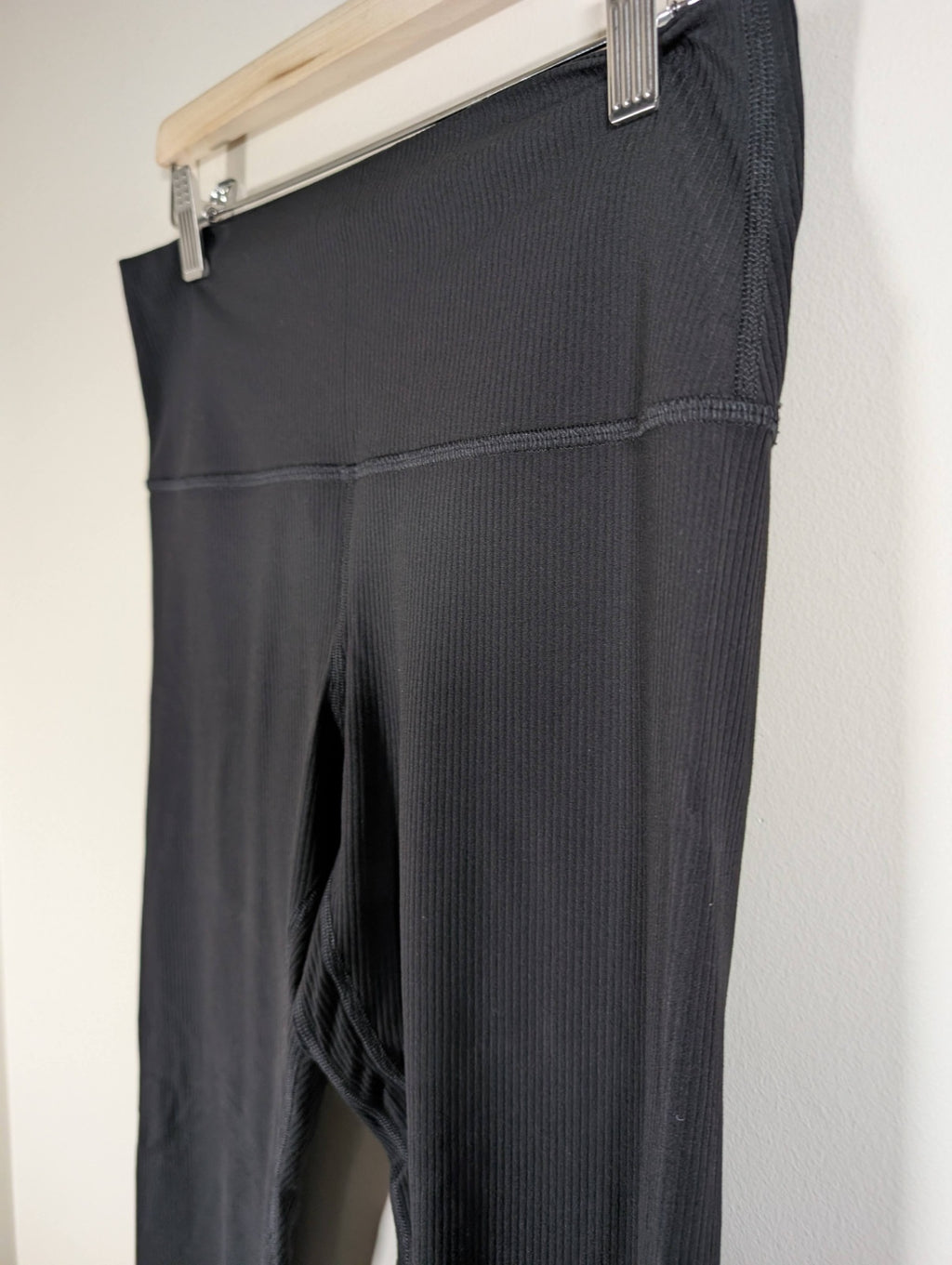 Lululemon ribbed black leggings - SZ 10