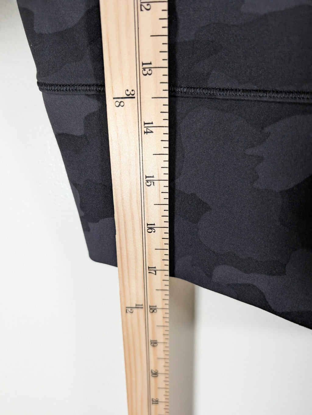 Lululemon camo crop top - appears SZ 10/12