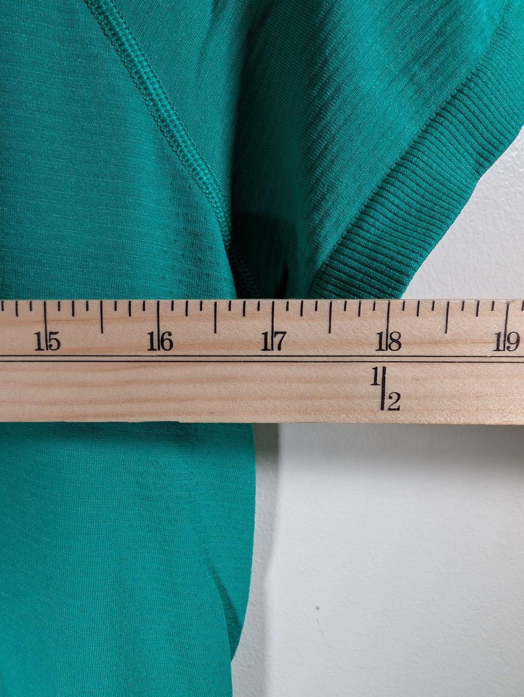 Lululemon turquoise tee - appears SZ 8/10