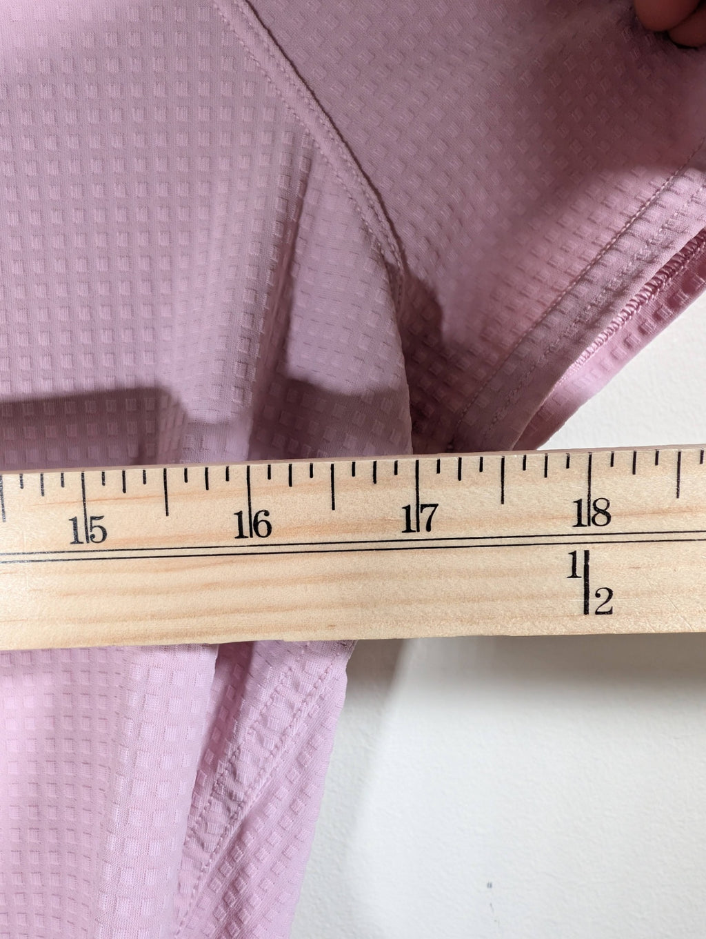 Lululemon pink crop tee - appears 8/10